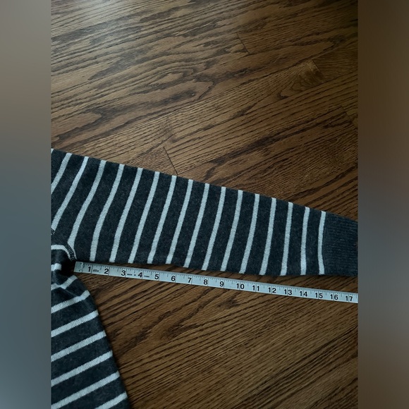 Reformation Cashmere Boyfriend Sweater, grey and white stripe, XS - Picture 9 of 10